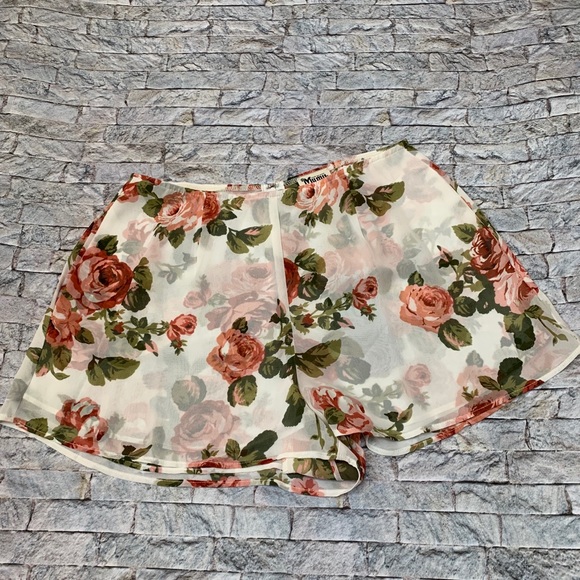 Show Me Your MuMu Pants - Show Me Your MuMu Rosie Posie Sawyer shorts - L